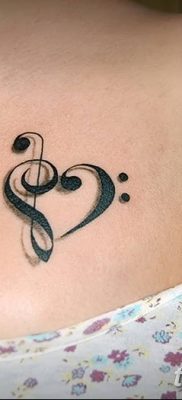 fotó a basszusgitáros tetoválásról 2018. 07. 02. №028 - Bass Key Tattoo -