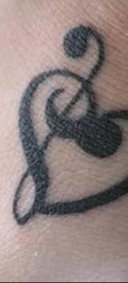 fotó a basszusgitáros tetoválásról 2018. 07. 02. №059 - Bass Key Tattoo -