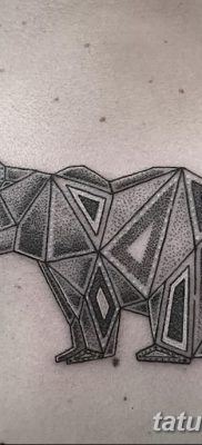 fotó egy jegesmedve tetoválásról, dátum: 2017.12.03., 046 - fehér medve tetoválás -