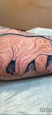 fotó egy jegesmedve tetoválásról, dátum: 2017.12.03., 055 - fehér medve tetoválás -