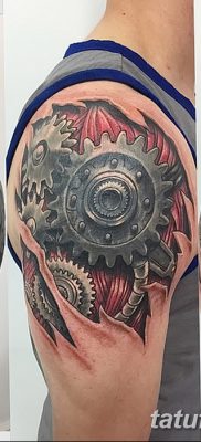 fotó a biomechanikai tetoválásról, dátum: 2017.08.15. 129. szám - Biomechanika tetoválás_