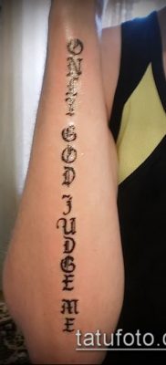 Fotó a tetoválásról Isten az én bírám - 25052017 - példa - 013 A tetováló Isten a bírám