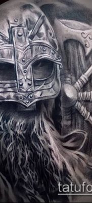 fénykép egy erős férfi tetoválásról (érték) - példa rajz - 040