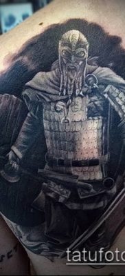 fénykép egy erős férfi tetoválásról (érték) - példa rajz - 036