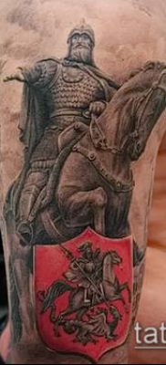 fotó egy erős férfi tetoválásról (érték) - példa rajz - 029