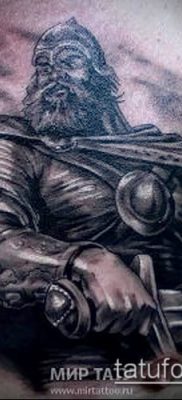 fénykép egy erős férfi tetoválásról (érték) - példa rajz - 022