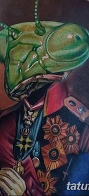 fotó egy imádkozó sáska tetoválásról, 2018. 04. 20 -án, №013 - sáska tetoválás -