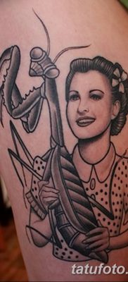 fotó egy imádkozó sáska tetoválásról, 2018. 04. 20 -án, №039 - sáska tetoválás -