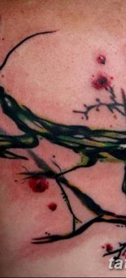 fotó egy imádkozó sáska tetoválásról, 2018. 04. 20 -án, №086 - sáska tetoválás -