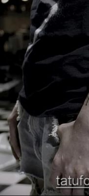 صورة لسوار الوشم (قيمة) - مثال على تصميم وشم مثير للاهتمام - 041