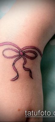 صورة لسوار الوشم (قيمة) - مثال على تصميم وشم مثير للاهتمام - 040