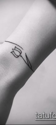 صورة لسوار الوشم (قيمة) - مثال على تصميم وشم مثير للاهتمام - 035