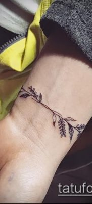 صورة لسوار الوشم (قيمة) - مثال على تصميم وشم مثير للاهتمام - 023