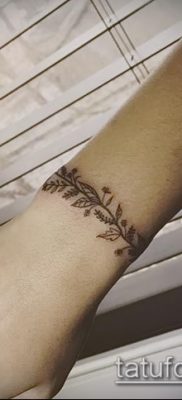 صورة لسوار الوشم (قيمة) - مثال على تصميم وشم مثير للاهتمام - 005