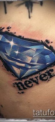 A gyémánttetoválás # 327 a minta méltó változata, amely könnyen használható átalakítására és gyémánttetoválásként történő alkalmazására a karon