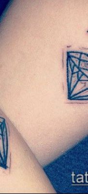 gyémánttetoválás 124 -es szám - a minta hűvös változata, amely jól használható változtatásra és tetoválásként gyémánt felhelyezésére a karra