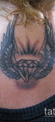 A gyémánttetoválás # 644 a minta klassz változata, amely sikeresen használható fehér gyémánttetoválásként történő átalakításra és alkalmazásra