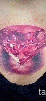 A gyémánttetoválás # 438 a minta egyedi változata, amely sikeresen használható a gyémánt véglegesítésére és felhelyezésére a nyakra tetoválásként