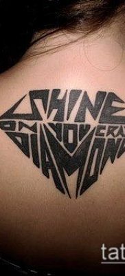 A gyémánttetoválás # 958 a minta klassz változata, amely jól használható átalakítására és gyémánttetoválásként történő alkalmazására a karon