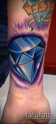 A gyémánttetoválás # 417 a minta hűvös változata, amely sikeresen használható változtatásra és gyémánt felhelyezésére a bordákra tetoválásként