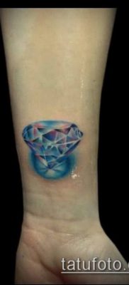 gyémánttetoválás 915 -ös szám - a minta egyedi változata, amely sikeresen használható változtatásra és alkalmazásra gyémánttetoválásként egy lány számára