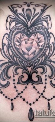 A gyémánttetoválás # 463 a minta érdekes változata, amely jól használható a nyakon lévő gyémánttetoválás feldolgozásához és alkalmazásához