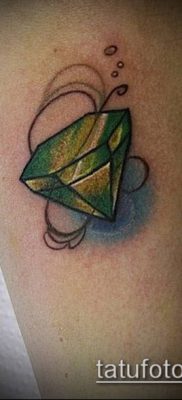 A gyémánttetoválás # 742 a minta hűvös változata, amely sikeresen használható változtatásra és alkalmazásra fehér gyémánt tetoválásként