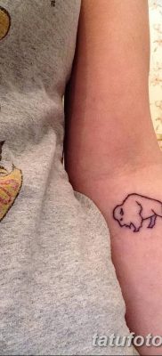 fotó egy bivaly tetoválásról, kelt 2018. 04. 16 -án №014 - Buffalo Tattoo -