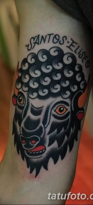 fotó egy bivaly tetoválásról, kelt 2018. 04. 16 -án №052 - Buffalo Tattoo -
