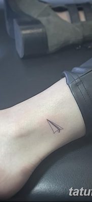 fotó a tetoválásról Papírrepülőgép 2018.01.23 -tól №025 - tetoválópapír repülőgép -