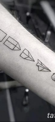 fotó a tetoválásról Papírrepülőgép 2018.01.23 -tól №058 - tetoválópapír repülőgép -