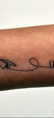 fotó a tetoválásról Papírrepülőgép 2018.01.23 -tól №069 - tetoválópapír repülőgép -