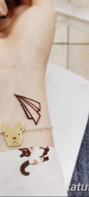 fotó a tetoválásról Papírrepülőgép 2018.01.23 -tól №084 - tetoválópapír repülőgép -