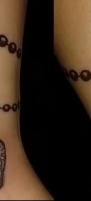 Fénykép egy lánc tetoválásról - példa rajz - 30052017 - példa - 036 Tetováló lánc