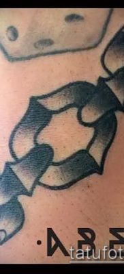 Fénykép egy lánc tetoválásról - példa rajz - 30052017 - példa - 047 Tetováló lánc