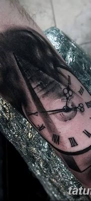 fotó tetováló óra és piramis, 2018. 08. 08. №045 - tetováló óra és piramis -