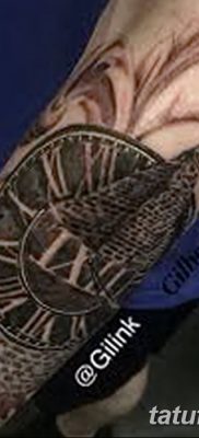 fotó tetováló óra és piramis, 2018. 08. 08. №033 - tetováló óra és piramis -