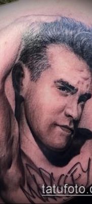 tetováló férfi fotó (érték) - példa egy érdekes tetoválási rajzra - 031