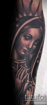 tetováló férfi fotó (érték) - példa egy érdekes tetoválási rajzra - 017