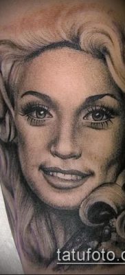 tetováló férfi fotó (érték) - példa egy érdekes tetoválási rajzra - 015