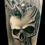 koponya és dugattyú tetoválás a motorból