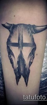 bika koponya tetoválás fotó (érték) - példa egy érdekes tetoválási rajzra - 045