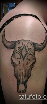 bika koponya tetoválás fotó (érték) - példa egy érdekes tetoválási rajzra - 015