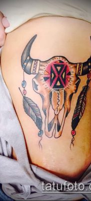 bika koponya tetoválás fotó (érték) - példa egy érdekes tetoválási rajzra - 005