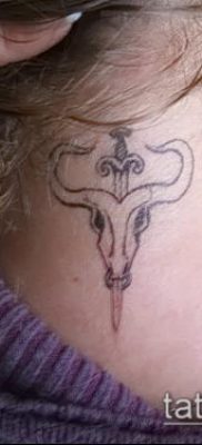 bika koponya tetoválás fotó (érték) - példa egy érdekes tetoválási rajzra - 003