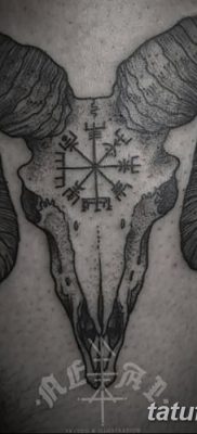 fotó egy kecske koponya tetoválásról, keltezve 2017. 09. 20 -án №025 - kecske koponya tetoválás -