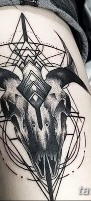 fotó egy kecske koponya tetoválásról, keltezve 2017. 09. 20 -án №029 - kecske koponya tetoválás -