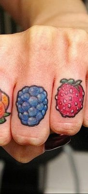 fotó áfonyás tetoválásról, kelt 2017.08.01. №031 - Áfonyás tetoválás -