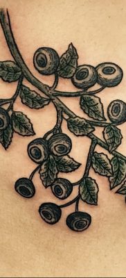 fotó áfonyás tetoválásról, kelt 2017.08.21 -én №070 - Áfonyás tetoválás -