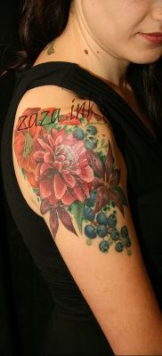 fotó áfonyás tetoválásról, kelt 2017. 08. 21 -én №083 - Áfonyás tetoválás -